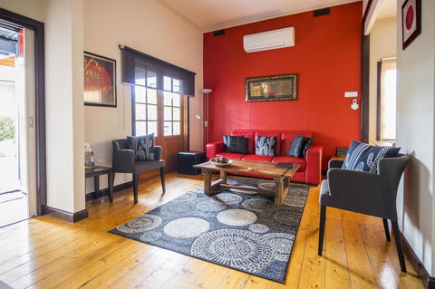 Azen Haven - Maitland Accommodation 4