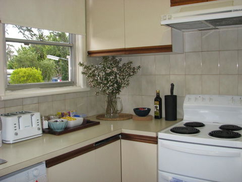 Growse House Yarram 3BR - Maitland Accommodation 7