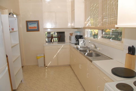 Green Grove - Maitland Accommodation 5