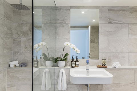 Quay West Suites Melbourne - Maitland Accommodation 11