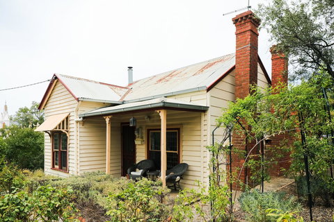 Miss Pym's Cottage - Maitland Accommodation 2