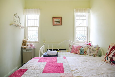 Miss Pym's Cottage - Maitland Accommodation 25