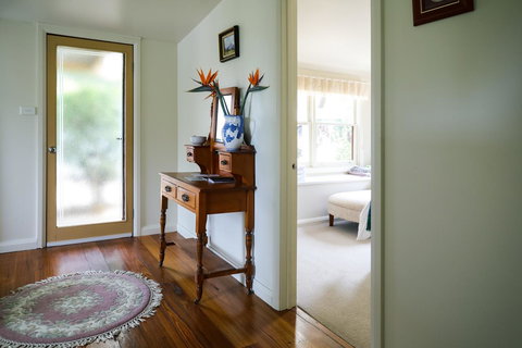 Miss Pym's Cottage - Maitland Accommodation 8