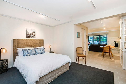 The Waterfront Apartment - Maitland Accommodation 5