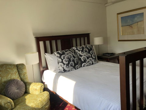 The Corner Hotel Alexandra - Maitland Accommodation 2