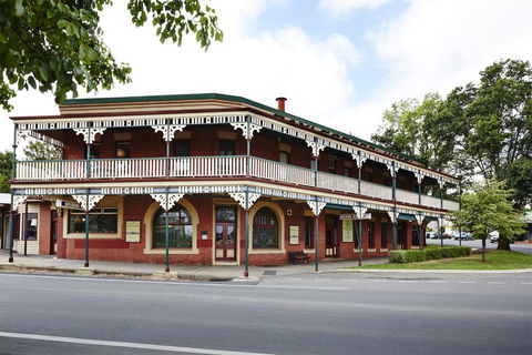 The Daylesford Hotel - Maitland Accommodation 1