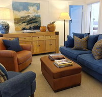 The Dewhurst - Sophisticated Entire CBD Apartment - Maitland Accommodation