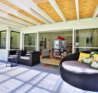 The Endless Summer  Culburra - Pet Friendly - 2 Mins to Beach - Maitland Accommodation