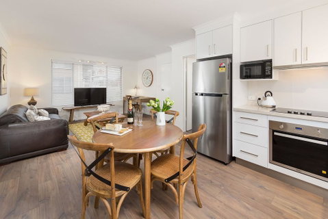 The Executive - Central & Sophisticated - Maitland Accommodation 3