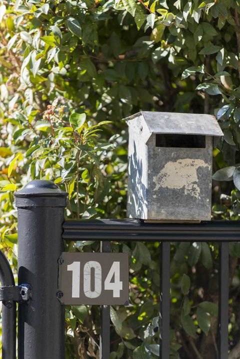 The Grey House - Maitland Accommodation 3