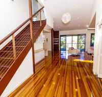 The Holiday House - Maitland Accommodation