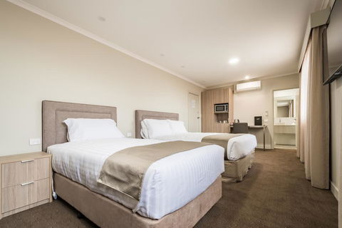 The Lighthouse Hotel - Maitland Accommodation 2