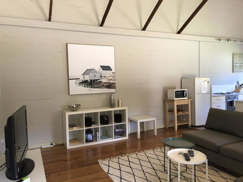 The Old Coolstore - Braeburn Apt - Maitland Accommodation 3