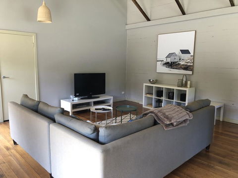 The Old Coolstore - Braeburn Apt - Maitland Accommodation 1