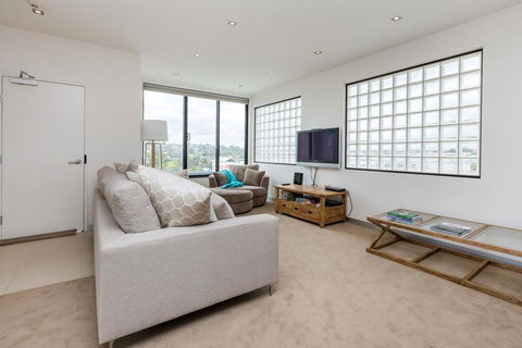 THE PENTHOUSE - MORNINGTON - Maitland Accommodation 0