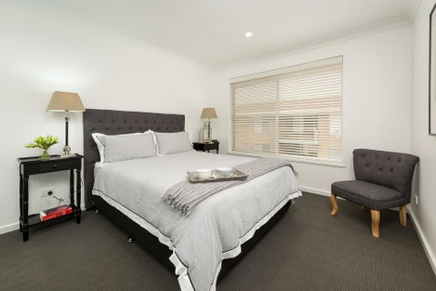 The Provincial - Central & Sophisticated - Maitland Accommodation 3