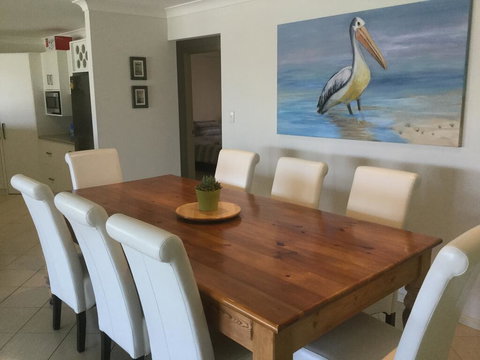 The Red Door - Maitland Accommodation 2