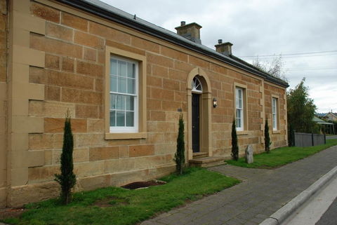 The Red Feather Inn - Maitland Accommodation 1
