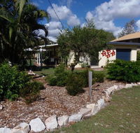 The Red Piranha - Rainbow Beach Close to everything air con and pet friendly - Maitland Accommodation