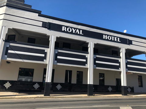 The Royal Hotel, Drouin - Maitland Accommodation 1