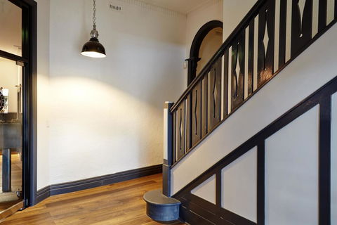 The Royal Hotel, Drouin - Maitland Accommodation 2