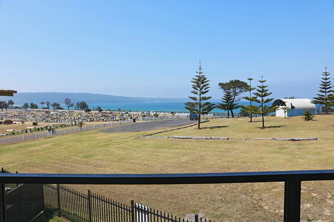 The Shore Break 6 Apartment - Maitland Accommodation 1
