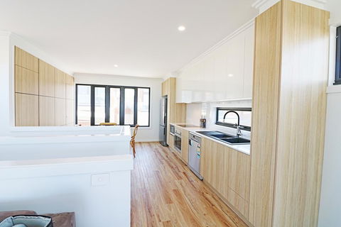 The Shore Break 6 Apartment - Maitland Accommodation 2