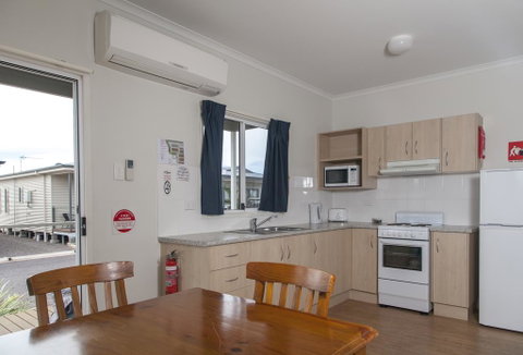 The Sundowner Cabin & Tourist Park - Maitland Accommodation 1