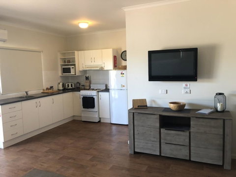 The Sundowner Cabin & Tourist Park - Maitland Accommodation 3