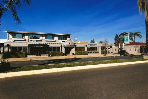 The Town House Motor Inn - Maitland Accommodation 1