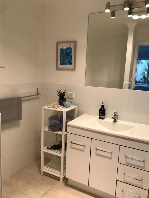 The Villa Shelly Beach - Maitland Accommodation 3