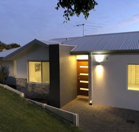 Three Bedroom Two Bathroom Family Home - Maitland Accommodation