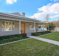 Three Sisters - Maitland Accommodation