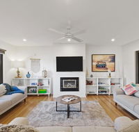TORQUAY Relax and Unwind Beach 300m Table Tennis - Maitland Accommodation