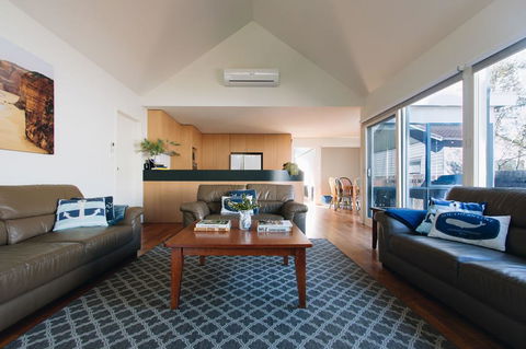 Torquay Retreats Aus - Eighteen Beach - Maitland Accommodation 2