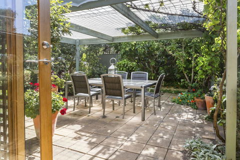 TUSCAN OASIS - RYE - Maitland Accommodation 2