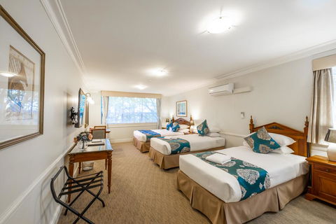 Twin Towers Inn - Maitland Accommodation 1