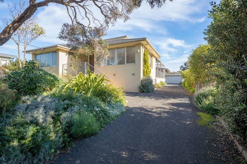 Tyrone Beach Retreat, VIEWS - Maitland Accommodation 1