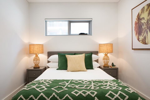 Ultra Modern Studio Suite With Balcony Near Shops - Maitland Accommodation 3