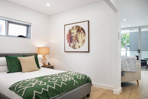 Ultra Modern Studio Suite With Balcony Near Shops - Maitland Accommodation 0