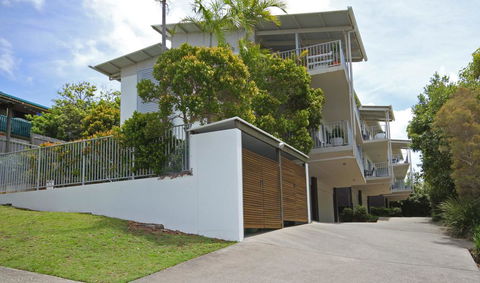 Unit 2, Sea Breeze Villas- 39 First Avenue Coolum - WIFI, 400 Bond - Maitland Accommodation 0