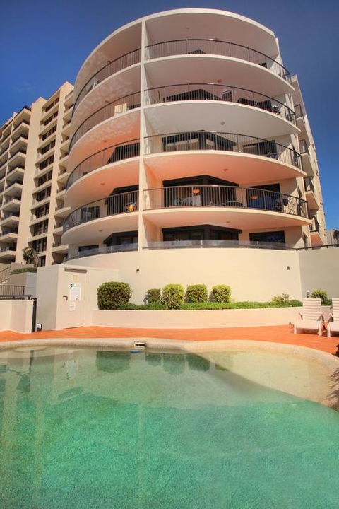 Unit 2, The Rocks, 1746 David Low Way Coolum Beach - Maitland Accommodation 3