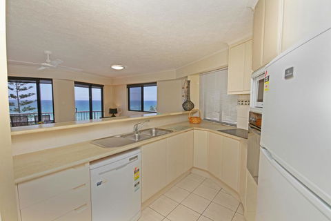 Unit 3, The Rocks, 1746 David Low Way Coolum Beach - 500 BOND - Maitland Accommodation 2