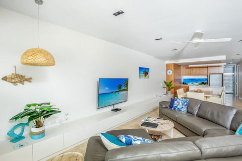 Unit 6 Plantation - Rainbow Beach, Plantation Resort, Ground Floor, Aircon, Pool, Spa - Maitland Accommodation 0