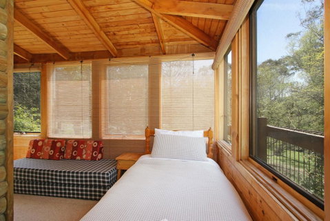 Until - Country Garden Setting - Maitland Accommodation 2