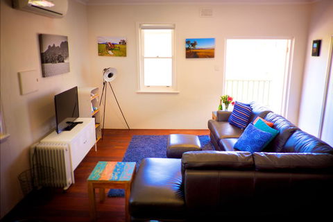 UrbanStyle Claremont Apartment - Maitland Accommodation 2