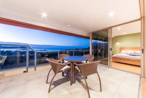 VIEWS ON ELSHEBY - Maitland Accommodation 2
