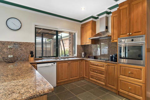 Villa Di Morcone By The Bay - Maitland Accommodation 2