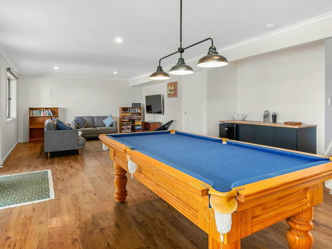 Waikiki Views - Maitland Accommodation 1