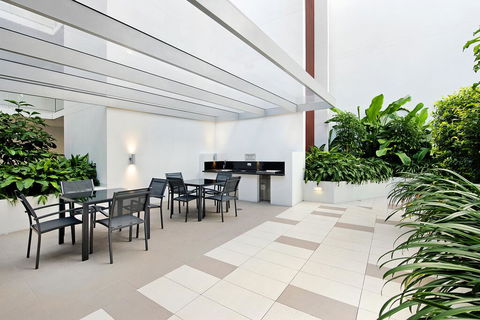 Waterford Apartments - Maitland Accommodation 3